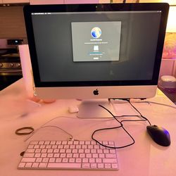 2017 Apple iMac 21.5” Retina 4K in excellent working condition.
