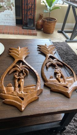 Island wall decorations