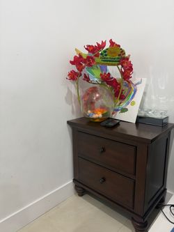 Comoda y mesa de noche