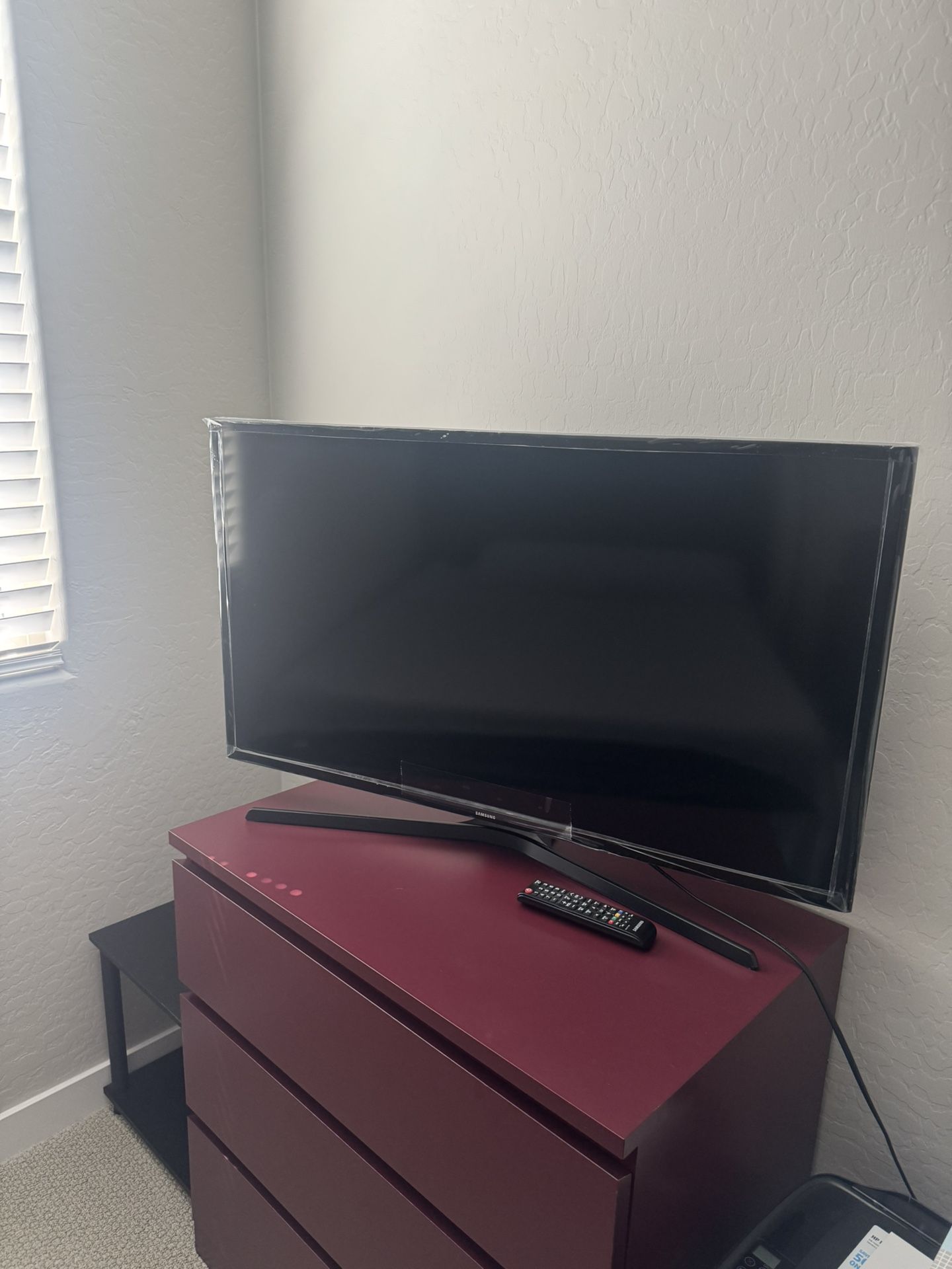 43” Samsung Smart TV