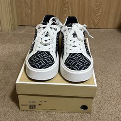 Michael Kors Romey Lace Up Shoes
