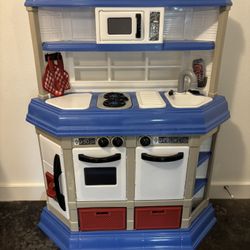 Play Kitchen, Food and Dishes