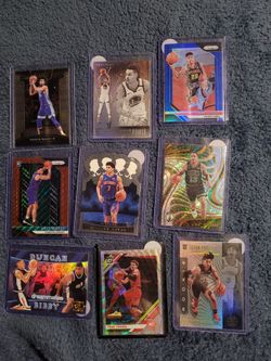 LOT OF 9 BASKETBALL CARDS