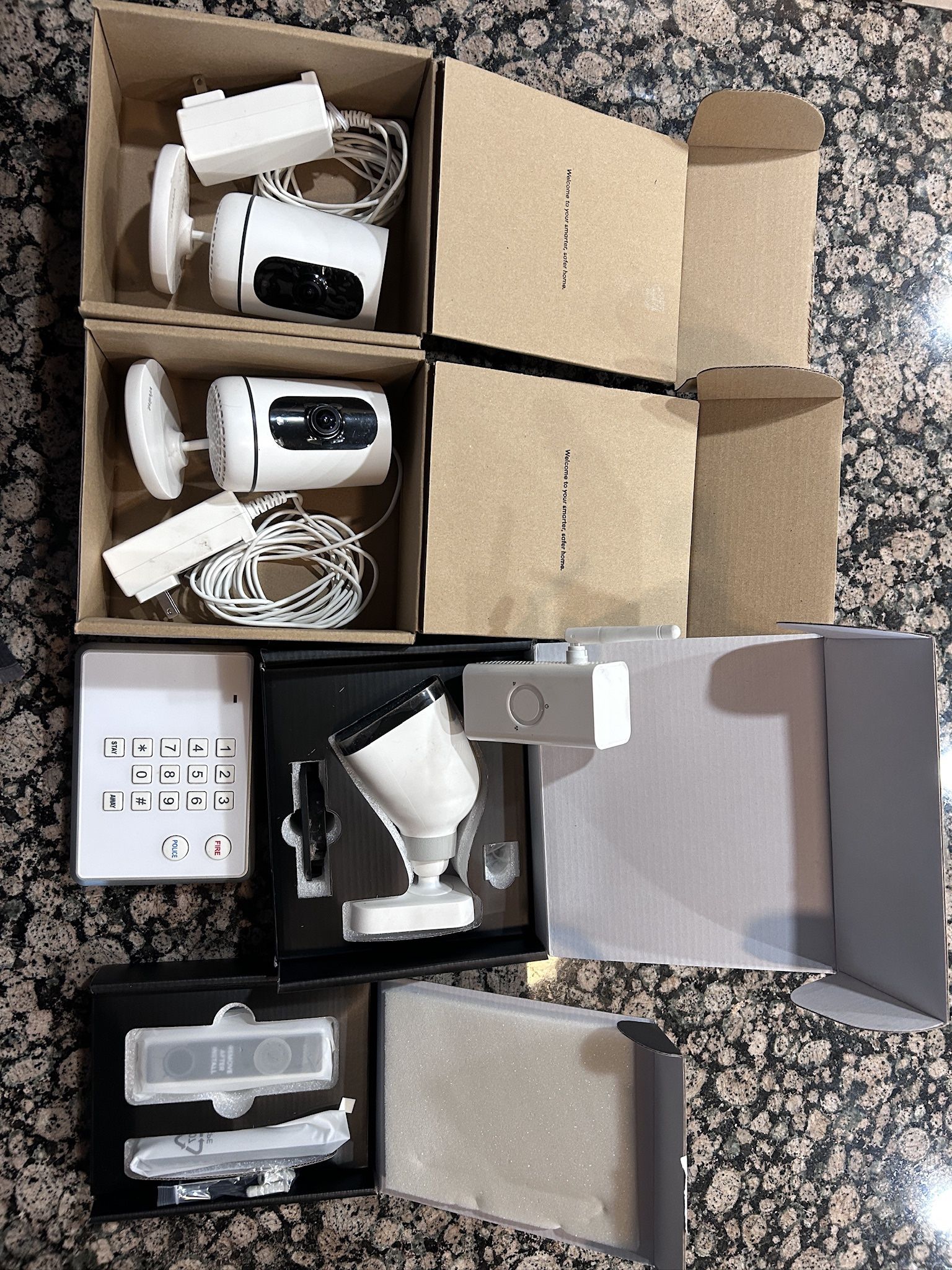 Vivint Smart Home Indoor & Outdoor cameras/ Remote Key Pad / New Doorbell Camera / Space Monkey