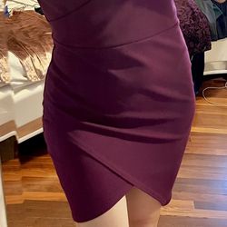 Dress. Wine Purple Color. Size M-L