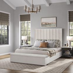 B160 A beautiful Bed for your Bedroom at home. Financing/Delivery.