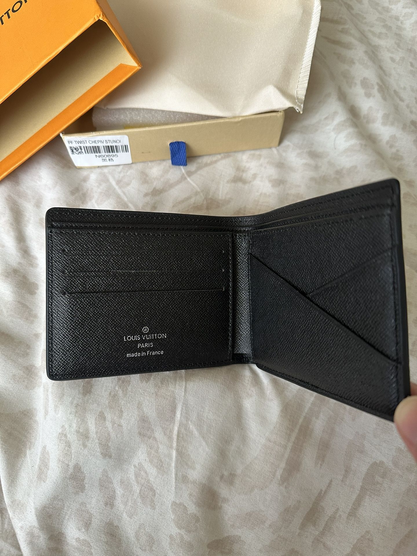 L V Wallet