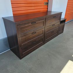 Dresser With Nightstand 