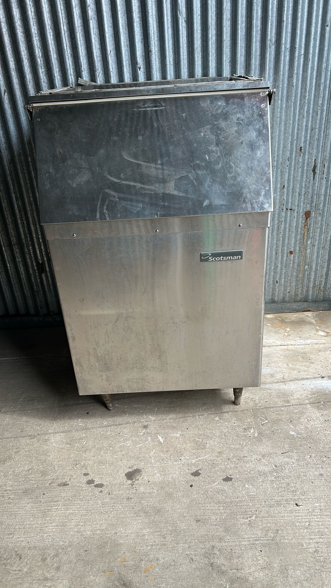 Ice Container