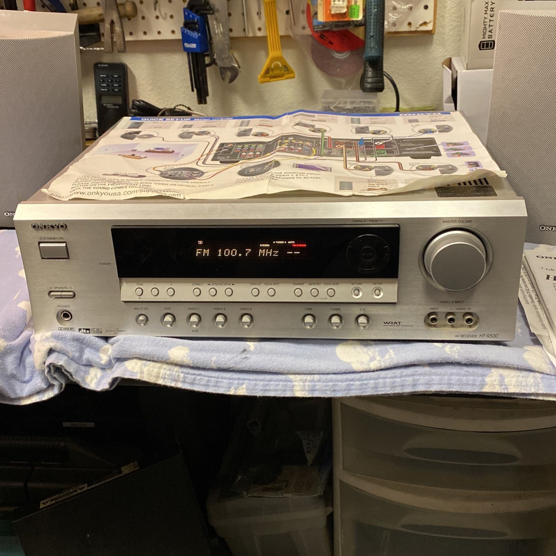 ONKYO HT-R530 7.1 AV Receiver With Speakers .