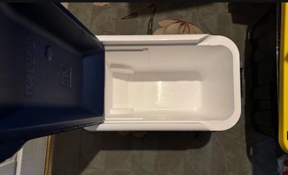 Igloo cooler