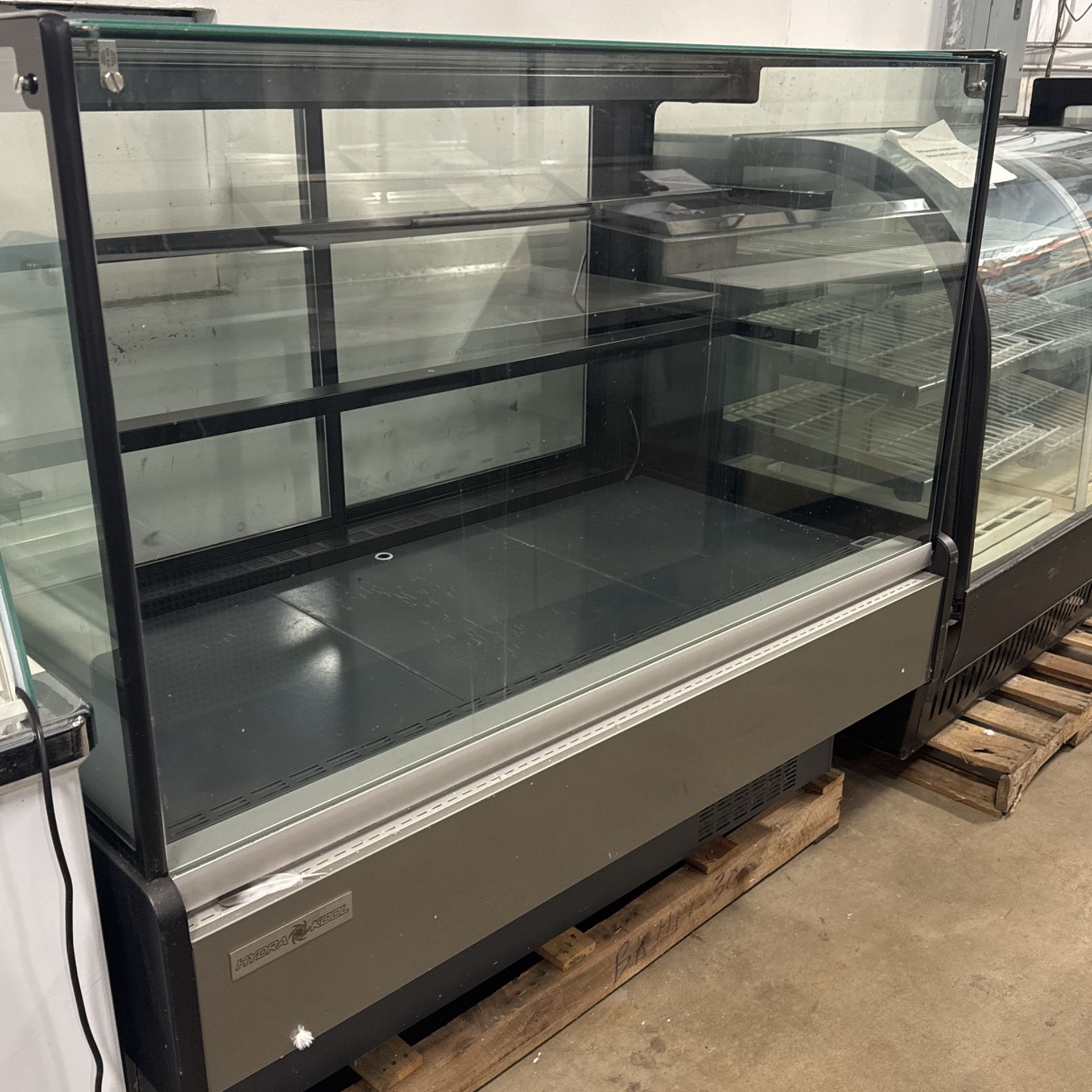 Commercial Refrigerated Bakery / Dessert Case