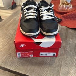 Nike Dunk Low Reverse Pandas