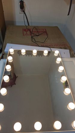 Led vanity mirror