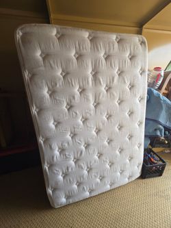 (Full size) Mattress and box spring