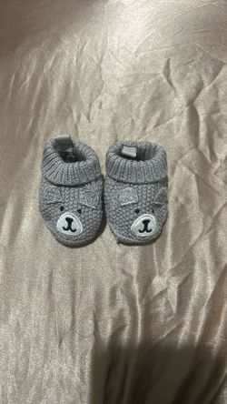 Adorable Baby Bear Knit Booties – Gray | Like New