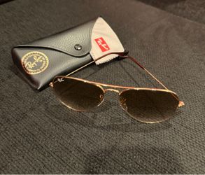 Ray-Ban Aviator Sunglasses with Case