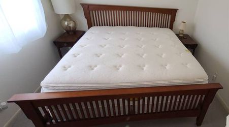 like New King Size Beautyrest pillow top luxury mattress