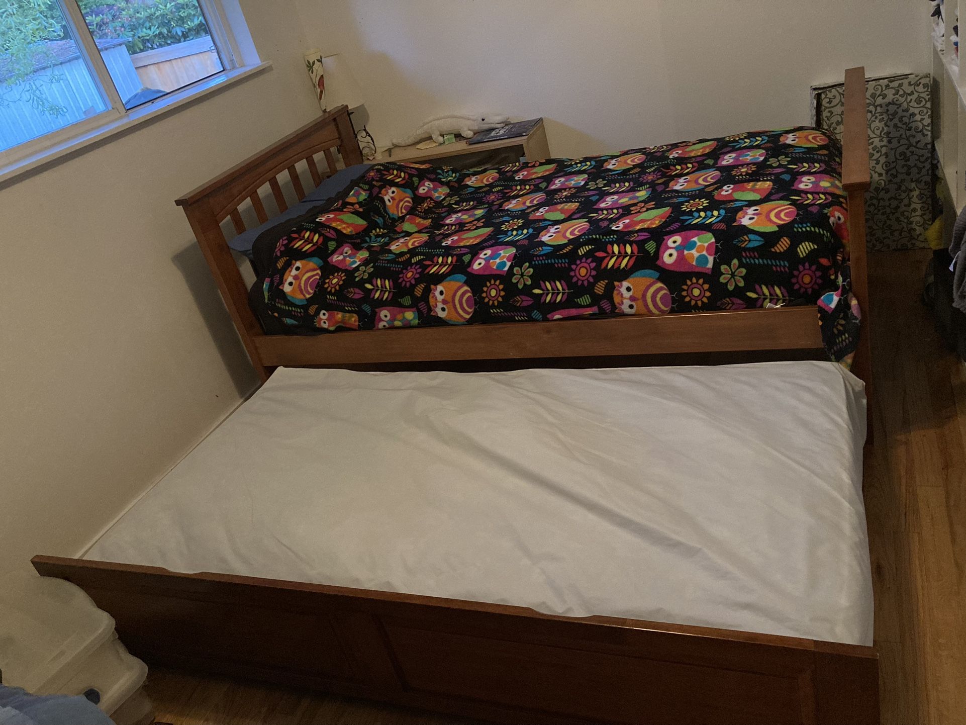 Twin Size Trundle Bed With Two Twin Mattresses