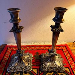 CANDELABROS ANTIGUOS DE STAINLESS TALLADO