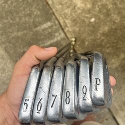 Titlest Irons 