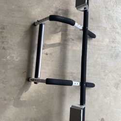 Pull Up Bar 