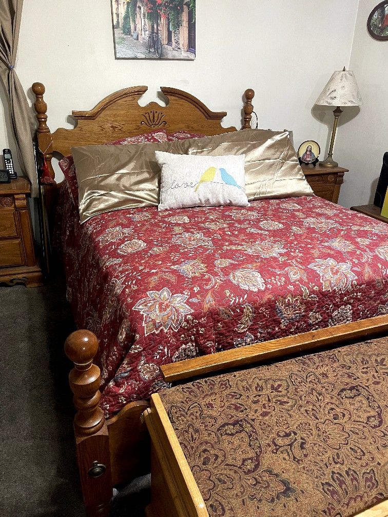 All Oak 6pc Bedroom Set!!