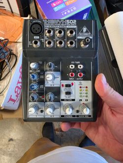 Behringer Xenyx 502 Anolog Audio Mixer