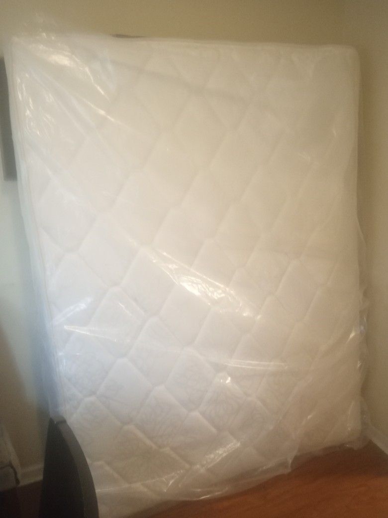 Queen Size Mattress And Box Spring