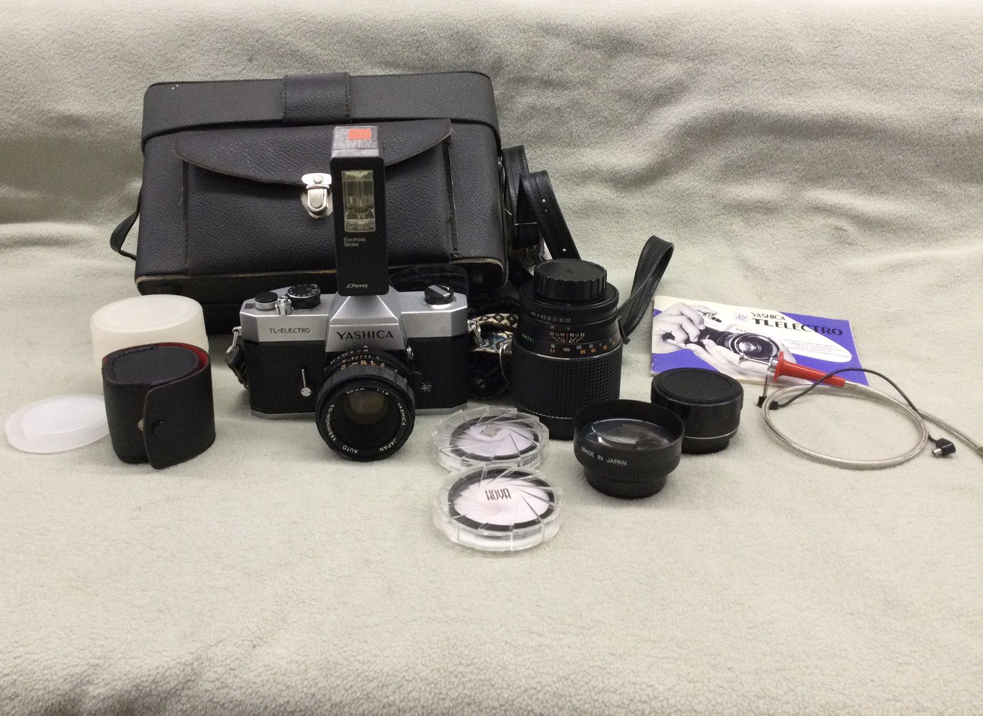 VINTAGE Yashica TL Electro 35mm Film SLR Camera Kit /Set Lenses Filters Flash Manual Case