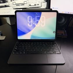 iPad Pro M4 11” with Pen and Keyboard