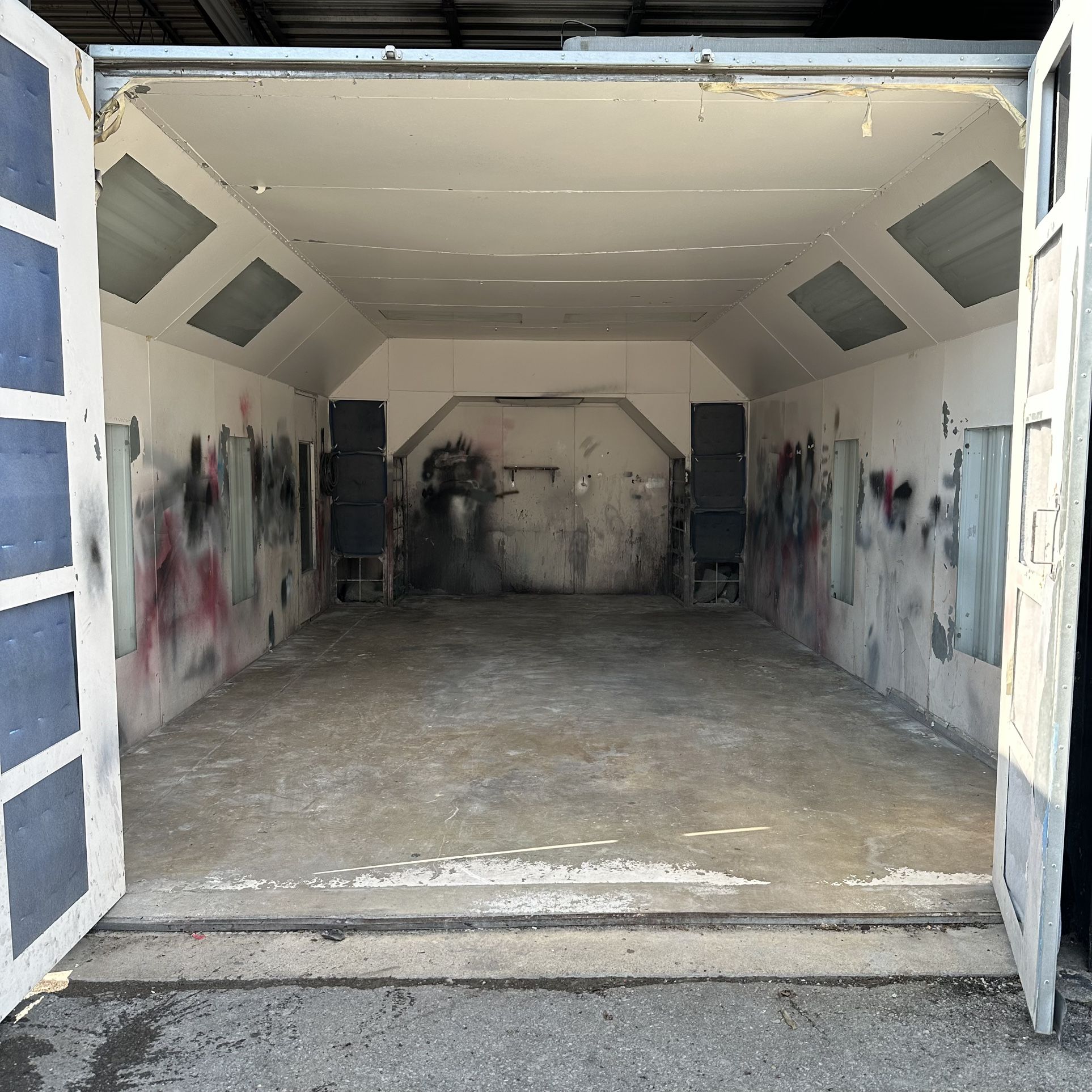 Paint booth For Sale