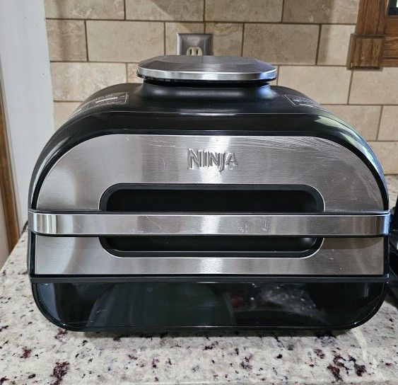 NINJA FOODI Like New Multi Functional Grill, Roast, Bake, Broil, Dehydrate