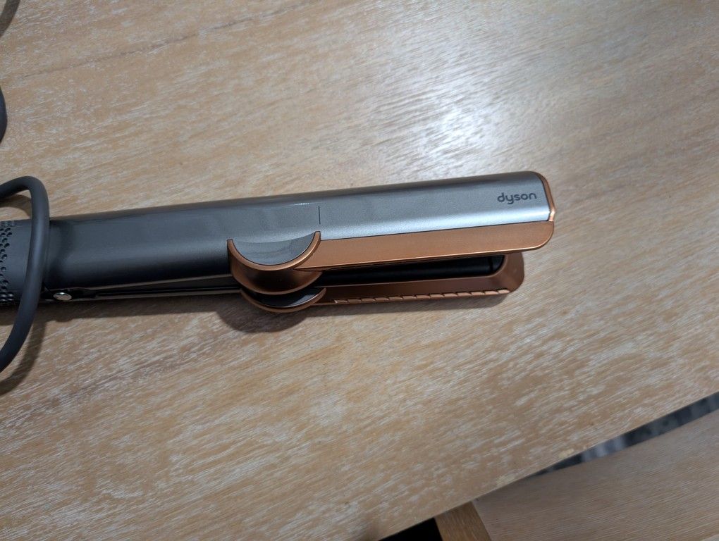 Dyson Airstrait Straightener