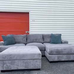 *Free Delivery* Plush Sectional Couch with Ottoman