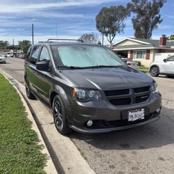 Dodge Grand Caravan RT 