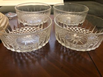 Vintage set of four arcoroc USA star burst clear glass bowls