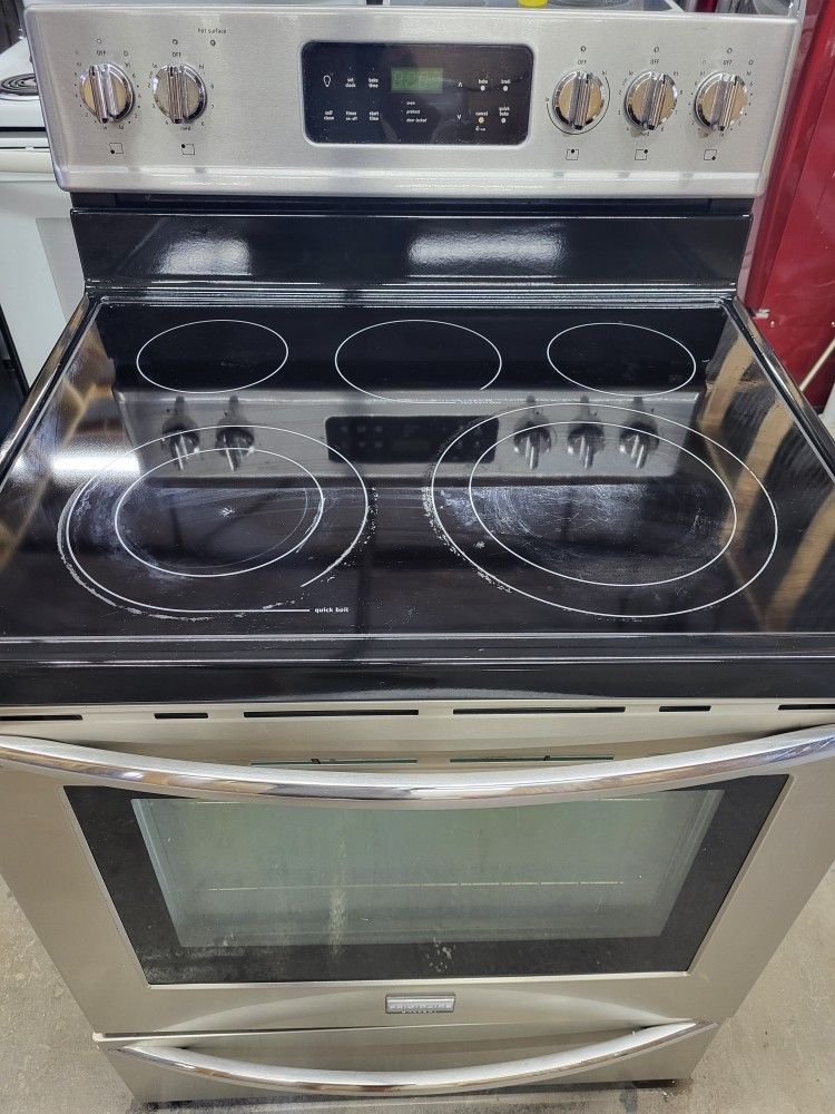 Frigidaire Smooth Top Stove for Sale in Charlotte, NC OfferUp