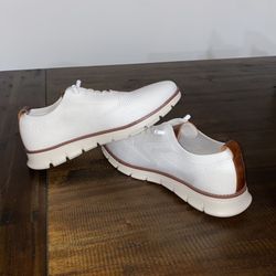 White breathable mesh sneakers