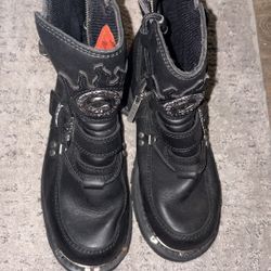 Women And Men’s Shoes 