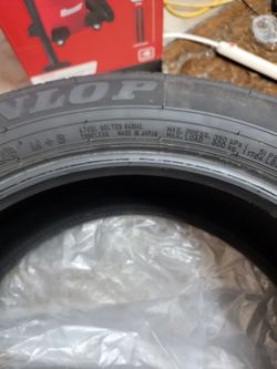 Dunlop GrandTrek Tires Size: 225/60R18 Barely Used Great Condition, Set of 4.