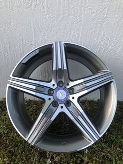 Mercedes AMG rim ONLY ONE