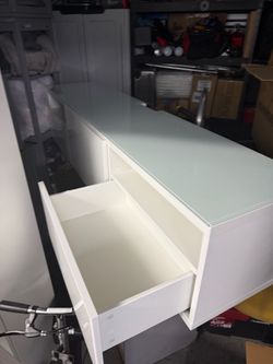 IKEA BESTA GLOSSY WHITE TV STAND W/GLASS TOP