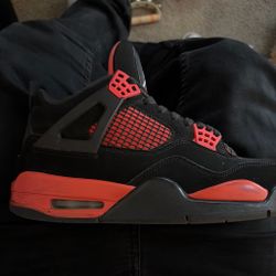 Jordan 4s red thunders