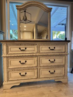 Dresser 