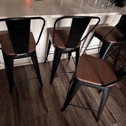 4 Counter Height Bar Stools 