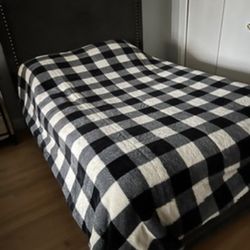 Full Bed With Mattress Plus Two Many Extea Blankets 