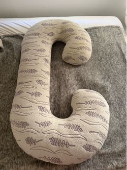 Maternity pillow