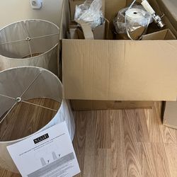 2 BRAND NEW SEALED TABLE LAMPS WITH LARGE SHADES  IVORY WITH GREY STREAKS  23 INCHES  WAS $199.99  NOW $65 FOR THE PAIR  💡💡