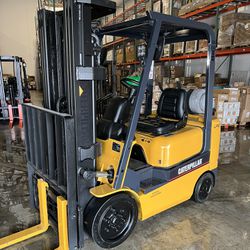 Caterpillar Forklift 4000 LBS Capacity